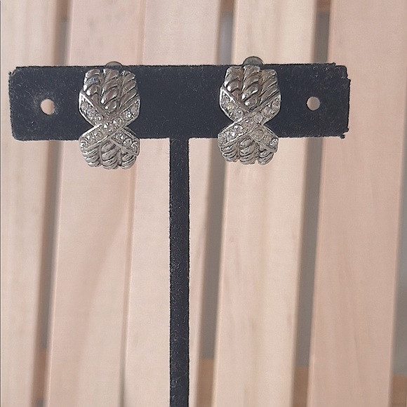 Designer Inspired Silver-Tone Cable X with Ribbon Pavé Rhinestones Clip Earrings - Picture 3 of 11